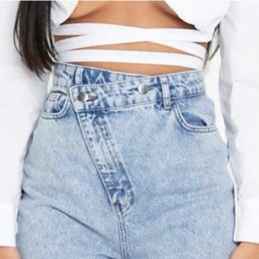 ✨TALL ASYMETRICAL STRAIGHT LEG JEANS✨ - Picture 2 of 7